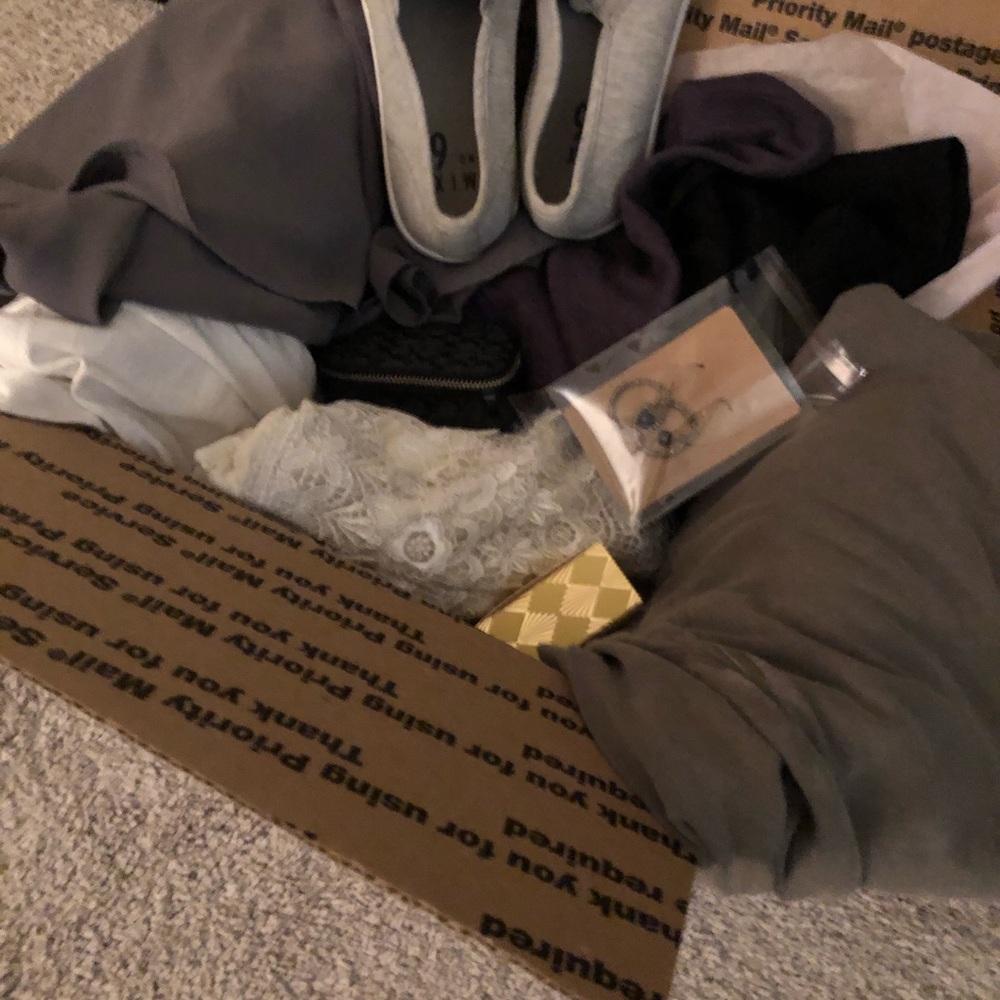 Beautiful Mystery Box - Picture 2 of 5